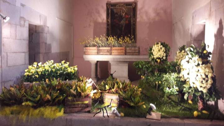 Cloches roses fleurs Perpignan