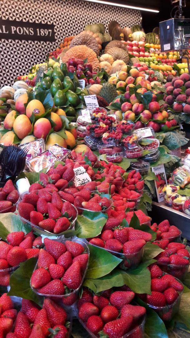Halles Boqueria fruits légumes Barcelone